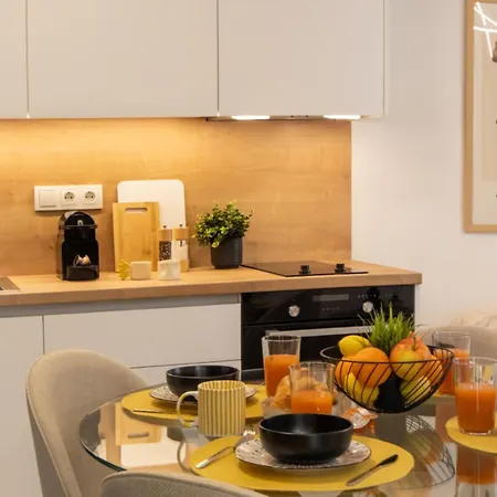 Ophelia's - Luxury *