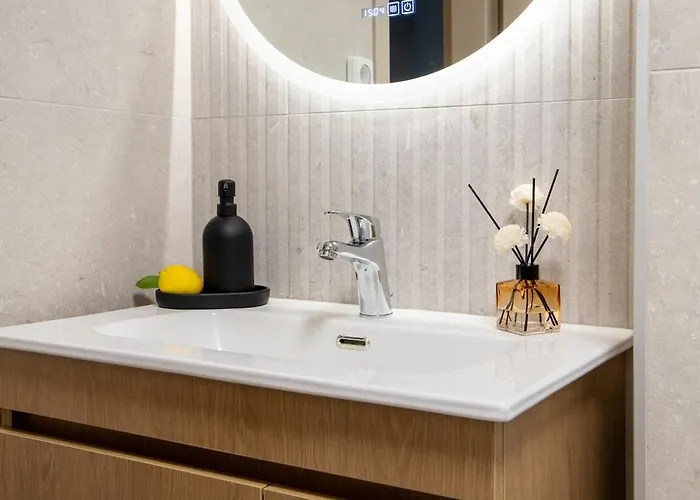 Ophelia's - Luxury *