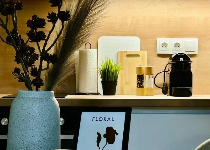 Ophelia's - Luxury *